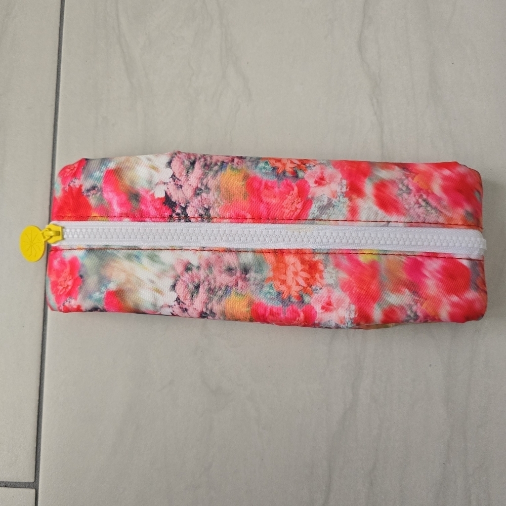 Athleta Supergoop! Floral Cosmetic Bag r